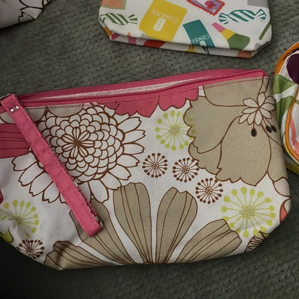 Lot of 7 make up bags